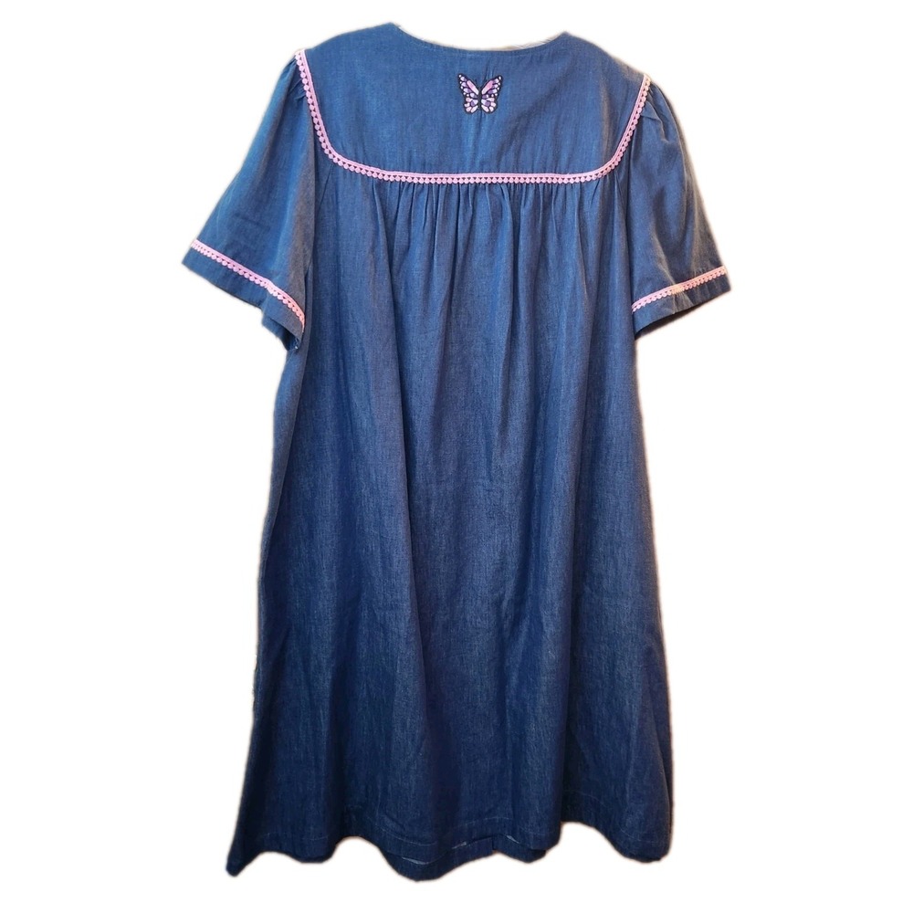 Go Softly Patio House Dress Duster MuMu M Embroidered Snap Front Chambray NWT - Picture 2 of 10